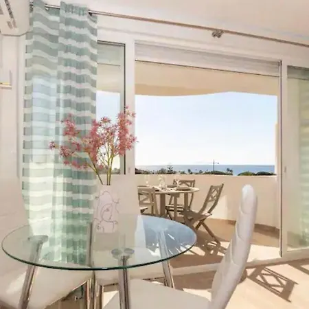 Apartment Renovated Modern Elegant Studio With Sea View