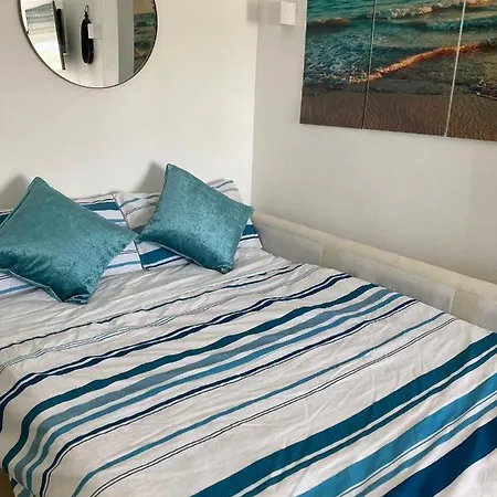 Renovated Modern Elegant Studio With Sea View Apartment *